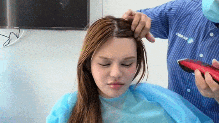 TikToker Đan Thy cạo đầu sau thông báo bị ung thư