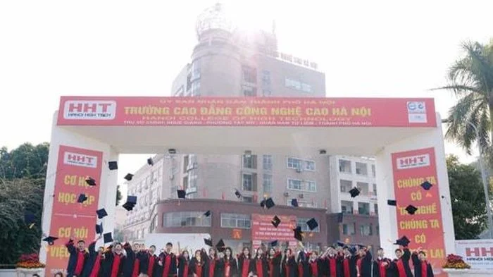 Tuổi trẻ HHT hướng tới mục tiêu 'vừa hồng, vừa chuyên'