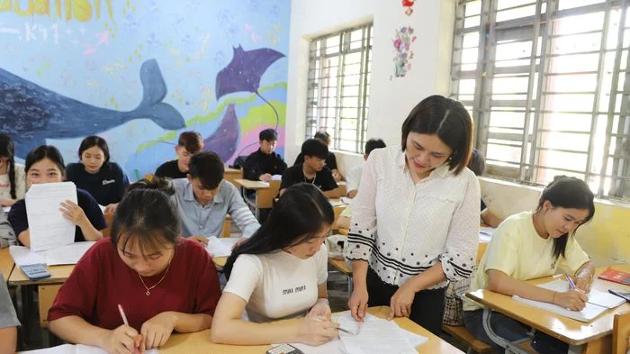 Gấp rút chuẩn bị cho kỳ thi tốt nghiệp THPT