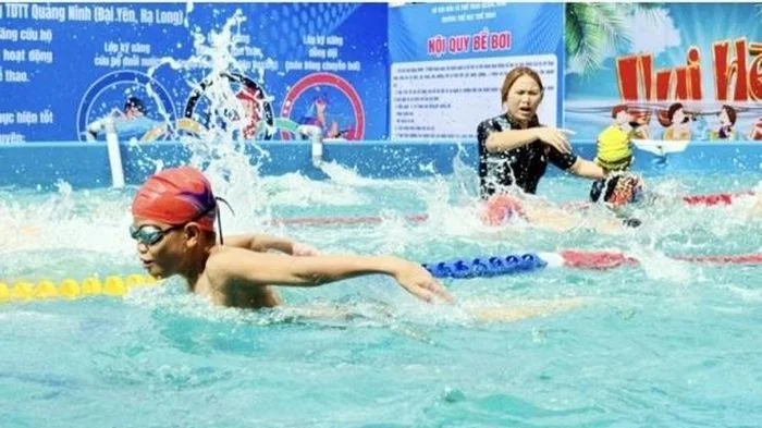 Quảng Ninh: Tổ chức lớp tập huấn bơi an toàn, cứu đuối ở các địa phương.