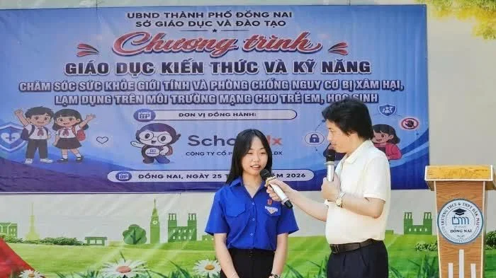 Trang bị kỹ năng phòng, chống xâm hại trên môi trường mạng cho học sinh xã biên giới