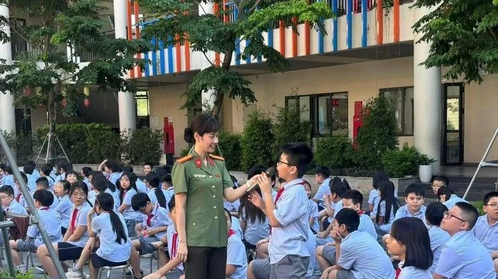 'Gieo' văn hóa giao thông cho học sinh trước kỳ nghỉ hè