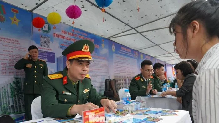 Bộ Quốc phòng công bố đề tham khảo kì thi đánh giá năng lực