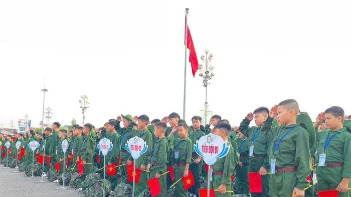 Hơn 300 'chiến sĩ nhí' tham gia chương trình 'Học kỳ trong Quân đội'