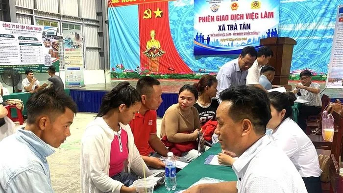 Đưa chợ việc làm về cơ sở