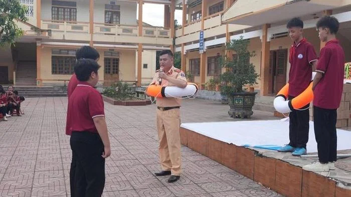 Chung tay dựng 'lá chắn' phòng chống đuối nước cho trẻ em trong mùa hè