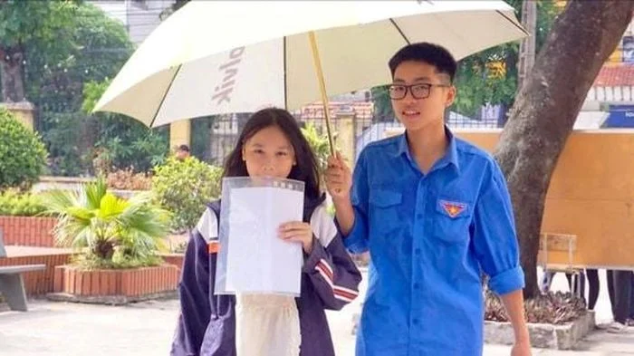 Xã Sóc Sơn: Áo xanh tình nguyện tiếp sức gần 2.000 sĩ tử thi vào lớp 10