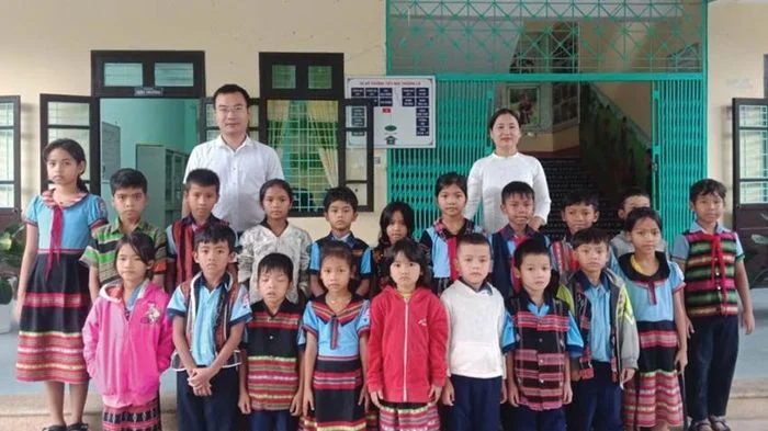 'Bữa sáng yêu thương' từ thầy giáo vùng cao