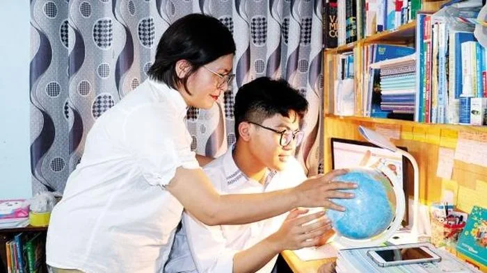 Điểm tựa tinh thần cho con trong mỗi kỳ thi
