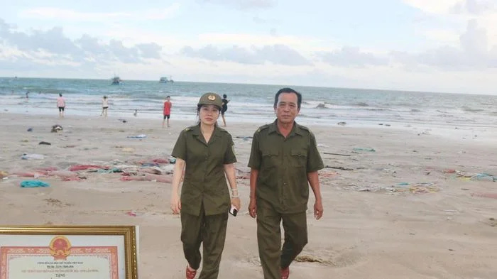 Góp sức giữ bình yên khu phố ven biển
