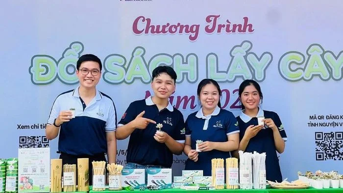 Nhóm từ thiện Fly To Sky triển khai 15 điểm 'Đổi sách lấy cây' trên toàn quốc