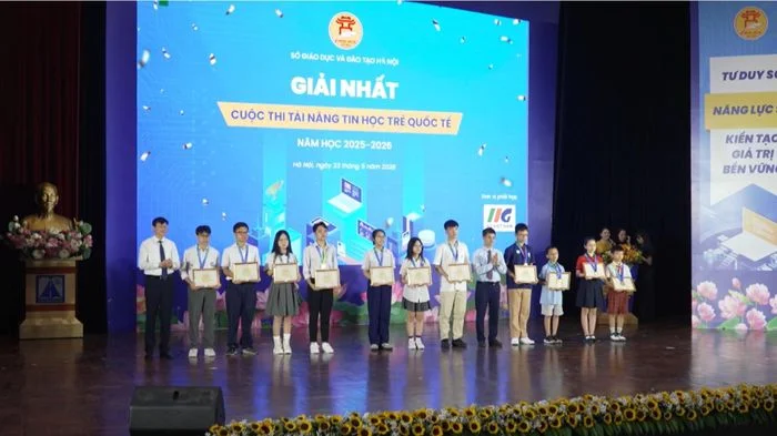Học sinh Hà Nội khẳng định năng lực số theo chuẩn quốc tế
