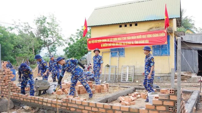Lực lượng Hải quân chung tay xây dựng nhà ở cho gia đình chính sách