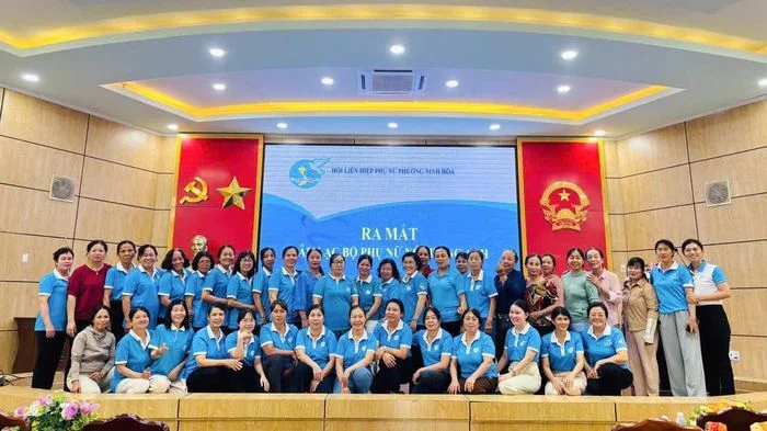 Hội Liên hiệp Phụ nữ phường Ninh Hòa ra mắt 2 câu lạc bộ tiếng Anh