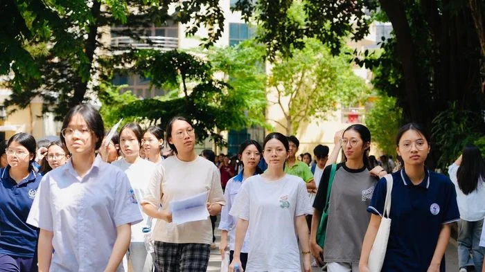 Đề thi Ngữ văn lớp 10 gây tranh cãi, đại diện trường THPT phản hồi thế nào?