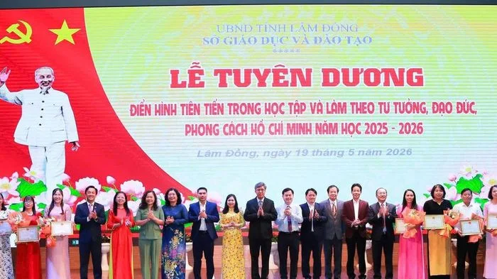 Ðưa việc học và làm theo Bác đi vào chiều sâu
