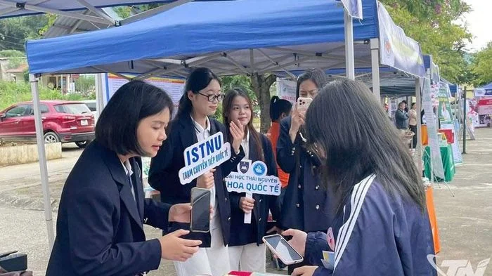 Ước mơ nghề của học sinh vùng cao