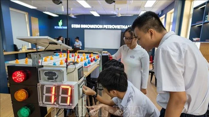 Giáo dục STEM: Cần môi trường trải nghiệm thực sự thay vì cuộc đua thành tích
