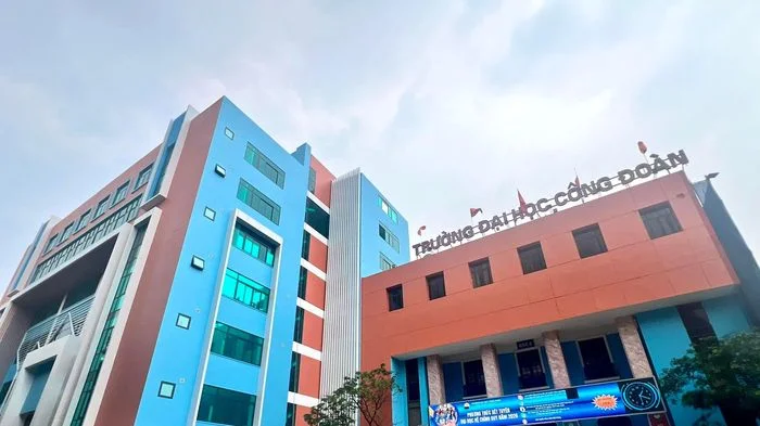 Bị phản ứng vì yêu cầu thi chuẩn đầu ra sát tốt nghiệp, trường nói gì?
