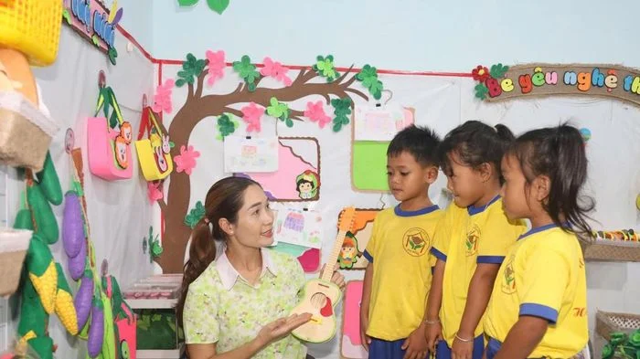 Cô giáo H'Rim và hành trình gieo yêu thương