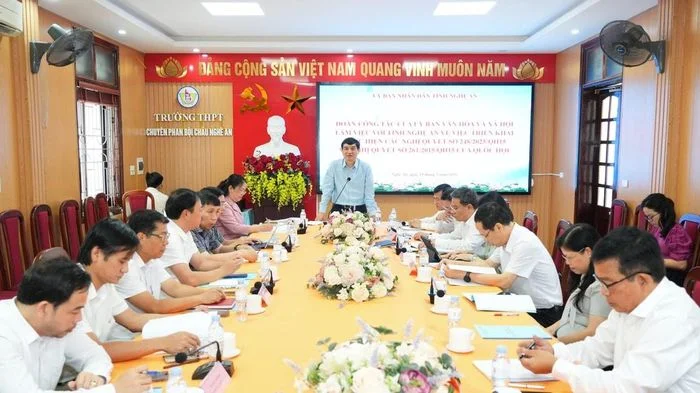 Ủy ban Văn hóa - Xã hội của Quốc hội khảo sát việc triển khai các cơ chế, chính sách đặc thù trong giáo dục và đào tạo tại Nghệ An