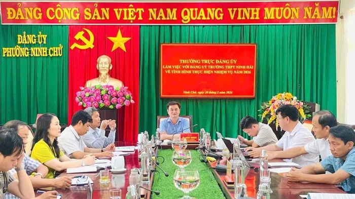 Đảng ủy phường Ninh Chử làm việc với Trường THPT Ninh Hải về thực hiện nhiệm vụ năm 2026