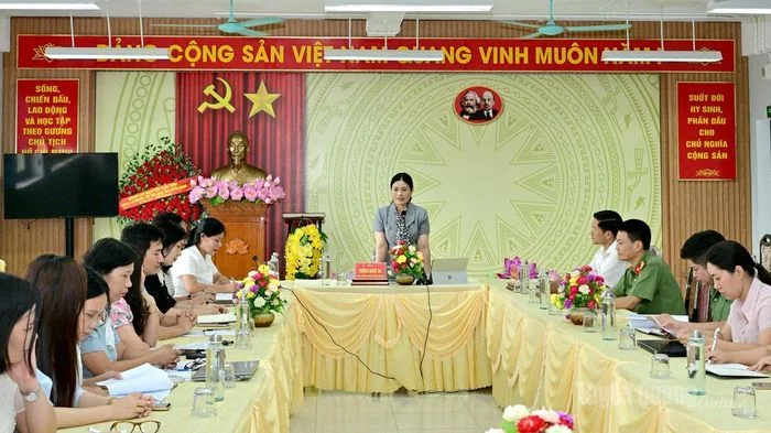 Phó Chủ tịch UBND tỉnh Vương Ngọc Hà thăm, động viên, làm việc với các trường trước Kỳ thi Tốt nghiệp THPT