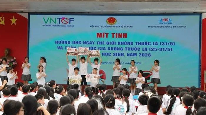 Giờ học đặc biệt về sức khỏe và xây dựng trường học an toàn, văn minh và không khói thuốc