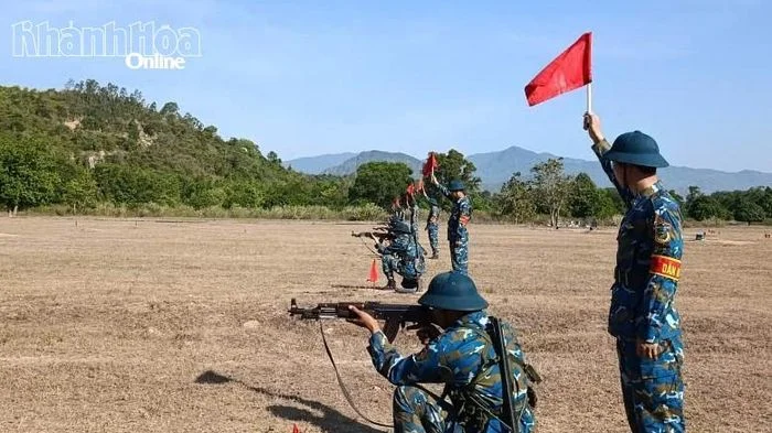 Chiến sĩ mới Trung đoàn 274 thực hành kiểm tra '3 tiếng nổ'