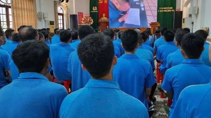 Lớp học xóa mù chữ 'đặc biệt' ở Hải Phòng