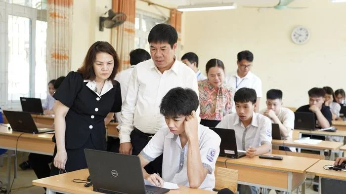 800 thí sinh tỉnh tham gia thử nghiệm thi tốt nghiệp THPT trên máy tính