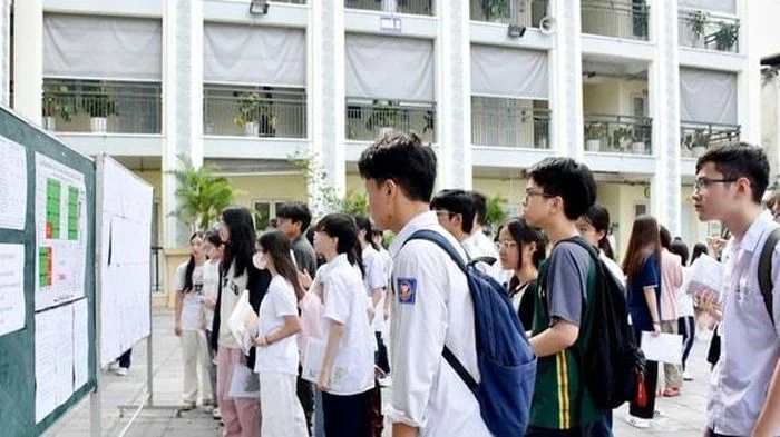 Trước môn thi cuối, thí sinh lưu ý vật dụng cấm mang vào phòng thi lớp 10