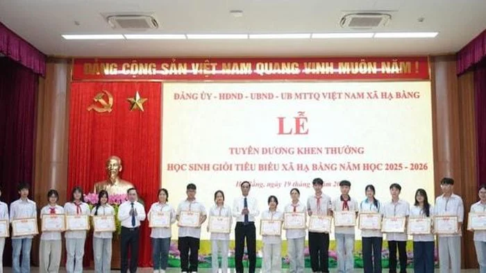 Hạ Bằng: Chú trọng đổi mới phương pháp dạy học, nâng cao chất lượng giáo dục toàn diện
