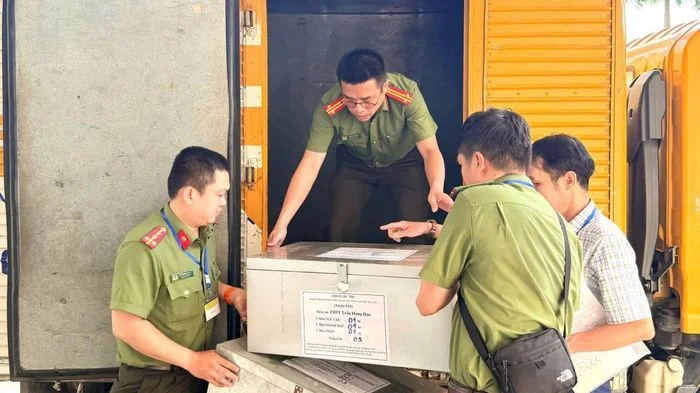 Vận chuyển, bàn giao, bảo quản đề thi tại 117 điểm thi tuyệt đối an toàn