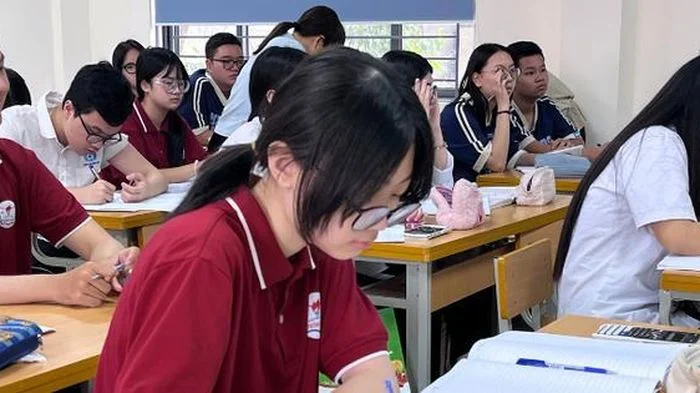 [VIDEO] Sĩ tử 'căng mình' trong giai đoạn nước rút trước kỳ thi vào lớp 10