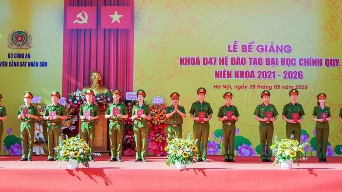 Hơn 500 học viên Học viện Cảnh sát nhân dân nhận bằng tốt nghiệp