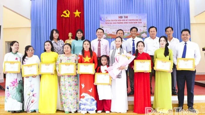Học tập và làm theo Bác bằng việc làm thiết thực