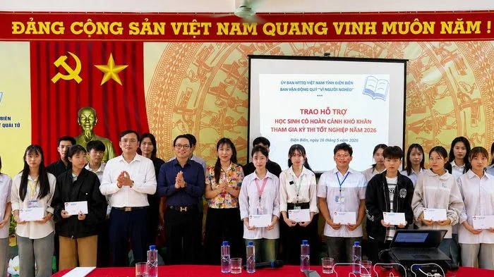 Tiếp sức sĩ tử vượt vũ môn