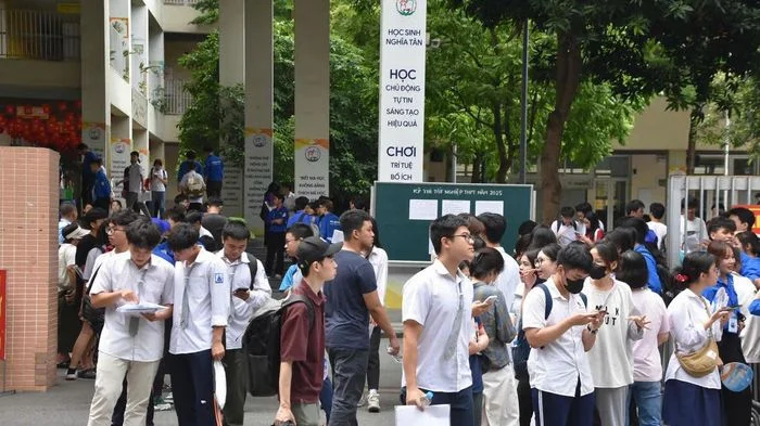 Thủ tướng chỉ đạo tổ chức kỳ thi tốt nghiệp THPT theo tinh thần '6 rõ'