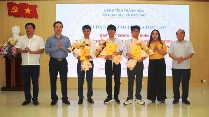 Khen thưởng 2 học sinh Thanh Hóa đoạt giải Olympic Vật lí châu Á