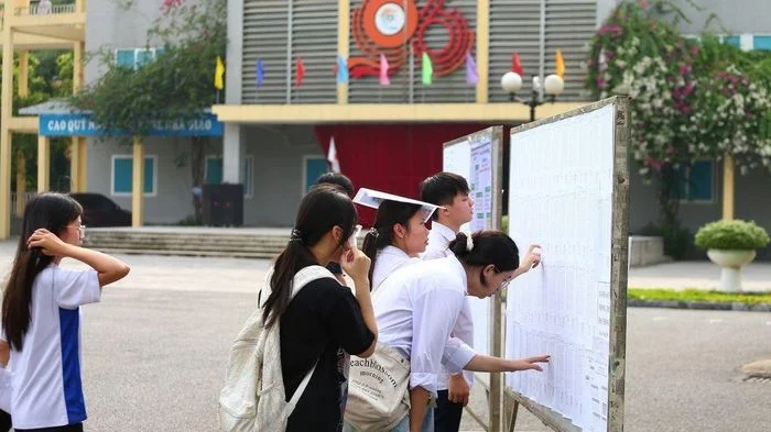 24 giờ trước kỳ thi vào 10: Sĩ tử cần chuẩn bị gì để 'vượt vũ môn'?