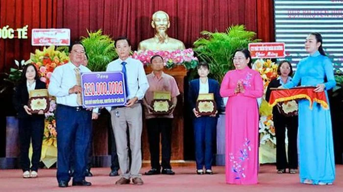 Thành phố Cần Thơ vận động trên 12 tỉ đồng xây dựng Quỹ Khuyến học, khuyến tài 'Vì ngày mai Cần Thơ phát triển'