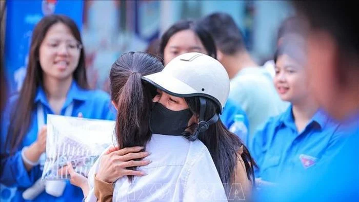 Đồng hành cùng con 'vượt vũ môn'