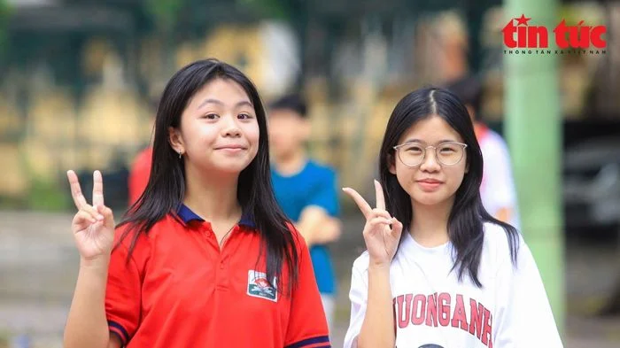 Khoảng 125.000 học sinh Hà Nội bước vào kỳ thi lớp 10