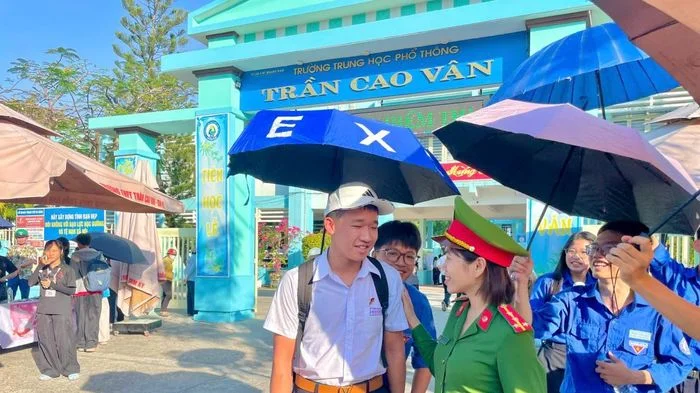 Tuổi trẻ Công an thành phố Đà Nẵng đồng hành 'Tiếp sức mùa thi' tuyển sinh lớp 10