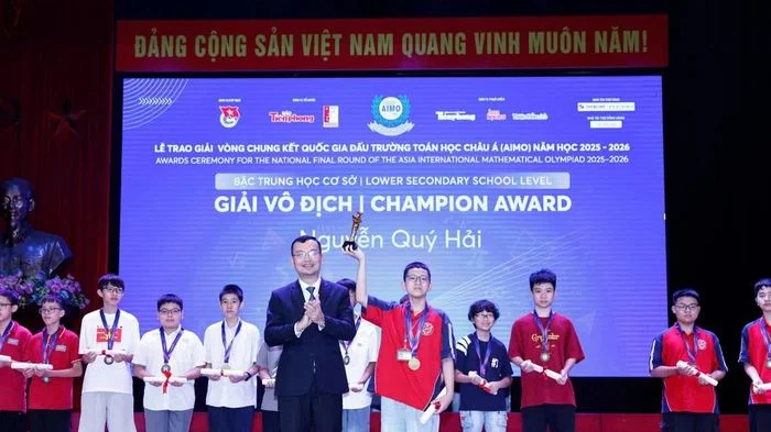Hành trình vượt hàng trăm cây số về Thủ đô của những 'nhà toán học tương lai'