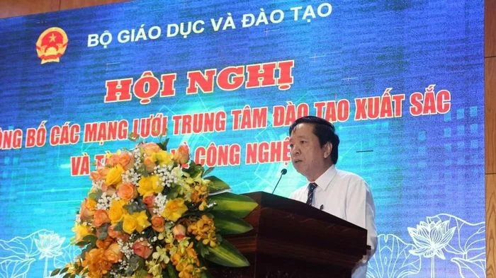 Ông Nguyễn Văn Hùng được bổ nhiệm Hiệu trưởng Trường ĐH Giao thông vận tải