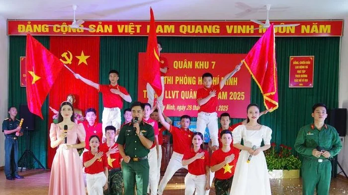 Thượng úy Vi Ngọc Linh - 'MC của đơn vị' tại Trung đoàn 4 (Sư đoàn 5, Quân khu 7)