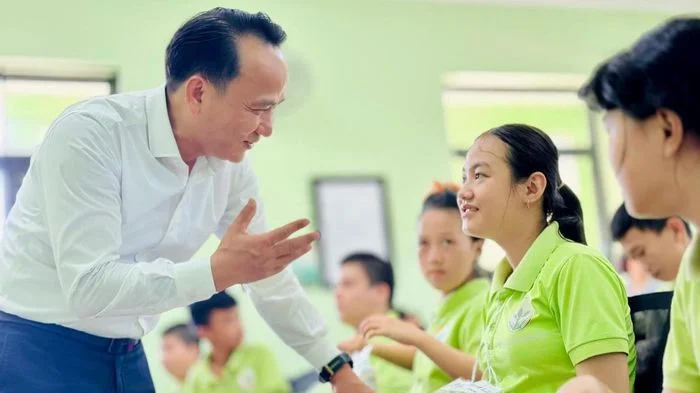 Lãnh đạo TP Đà Nẵng thăm, tặng quà trẻ em có hoàn cảnh đặc biệt nhân Ngày Quốc tế Thiếu nhi