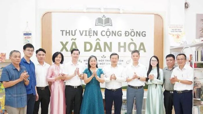 Ra mắt Thư viện cộng đồng xã Dân Hòa